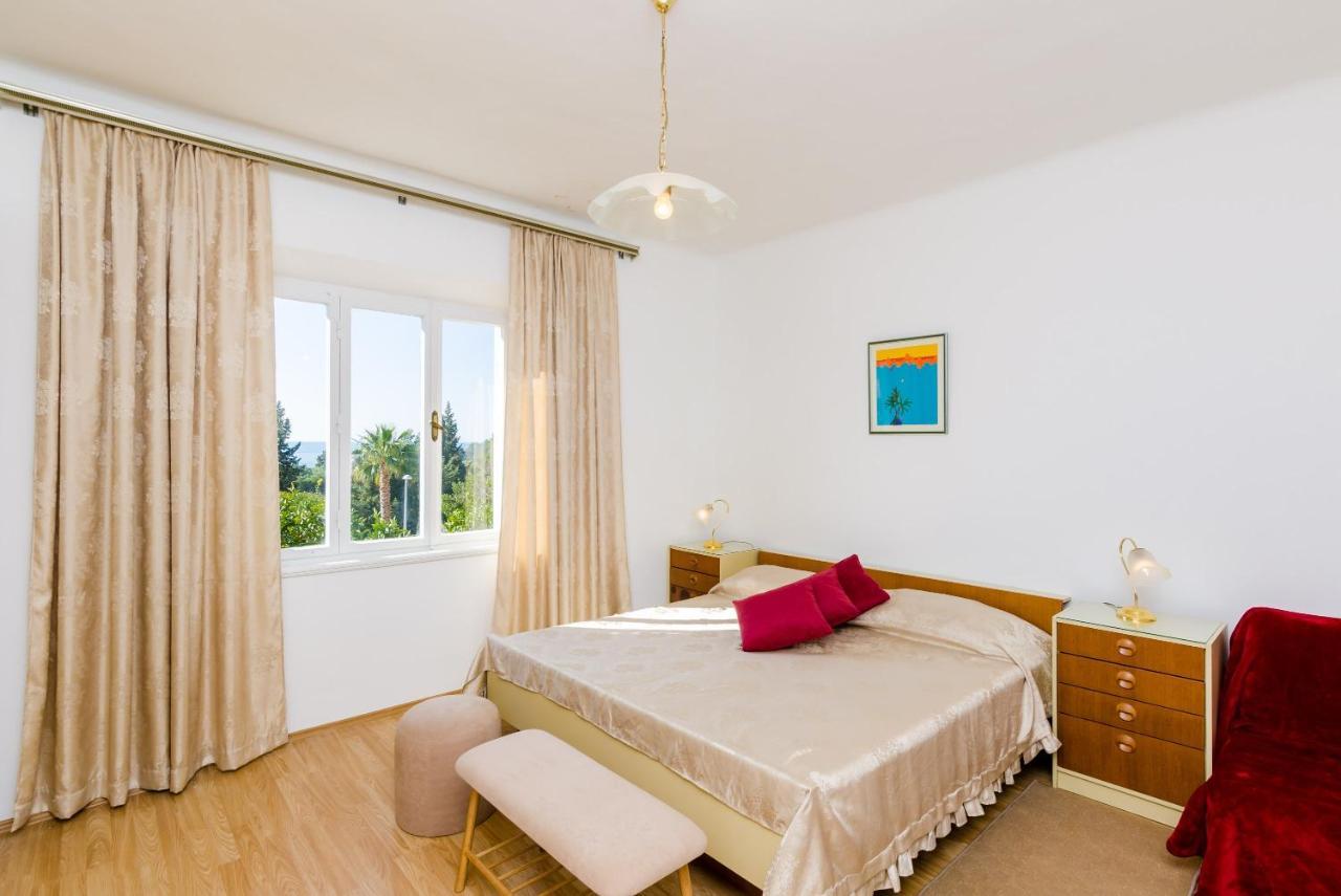 Guest House Villa Nina Mlini Exterior photo